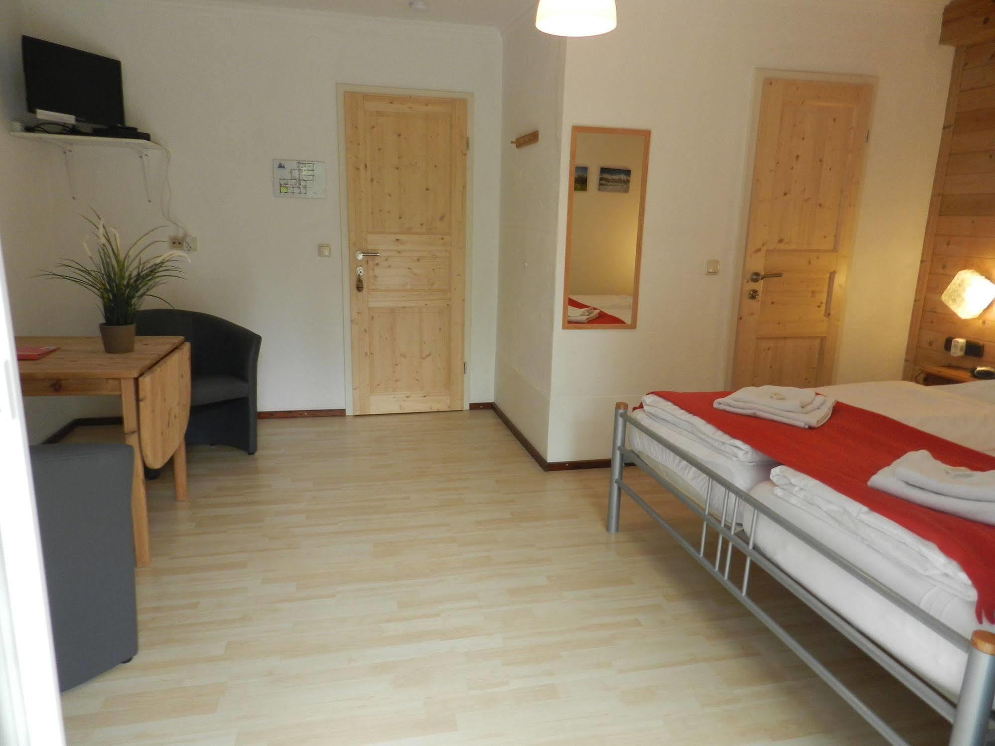 Pension Und Appartements Hartkaiser Элльмау Экстерьер фото